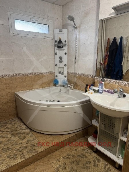 Продава 3-СТАЕН, гр. Пловдив, Изгрев, снимка 2 - Апартаменти - 54611916