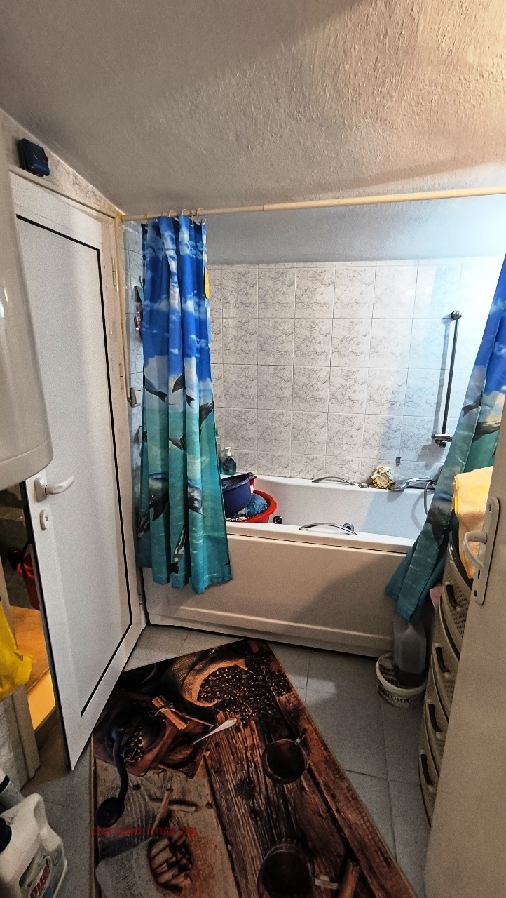 Продава ЕТАЖ ОТ КЪЩА, гр. Русе, Център, снимка 11 - Етаж от къща - 54254697