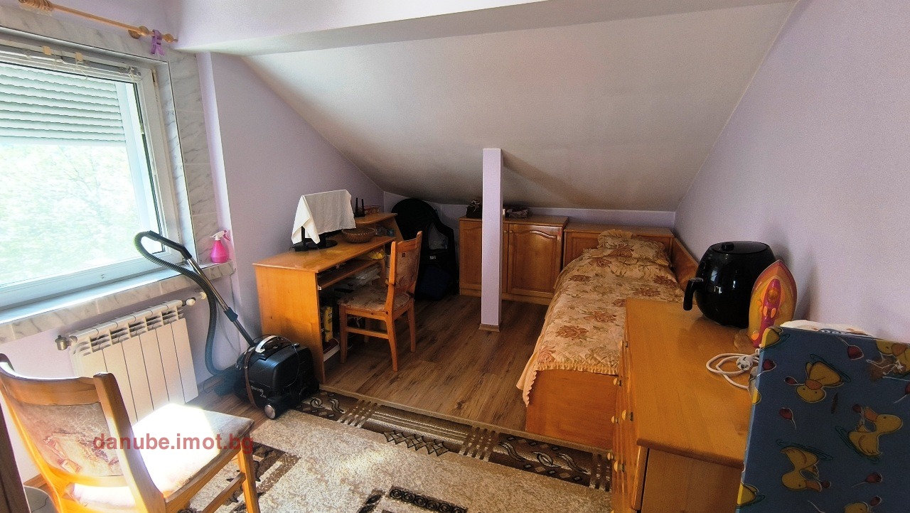 Продава ЕТАЖ ОТ КЪЩА, гр. Русе, Център, снимка 3 - Етаж от къща - 54254697