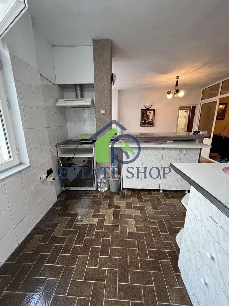 Продава МНОГОСТАЕН, гр. Пловдив, Кючук Париж, снимка 3 - Апартаменти - 54972198