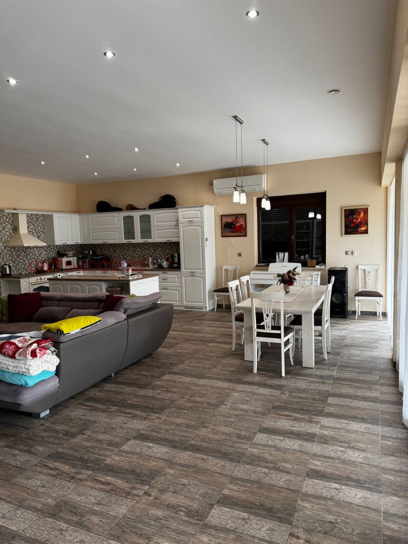 Продава КЪЩА, с. Тотлебен, област Плевен, снимка 12 - Къщи - 53438747