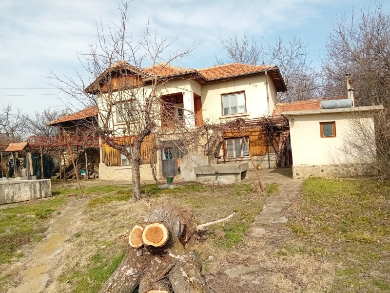 Продава КЪЩА в област Ловеч, с. Владиня - 120 кв.м / При запитване