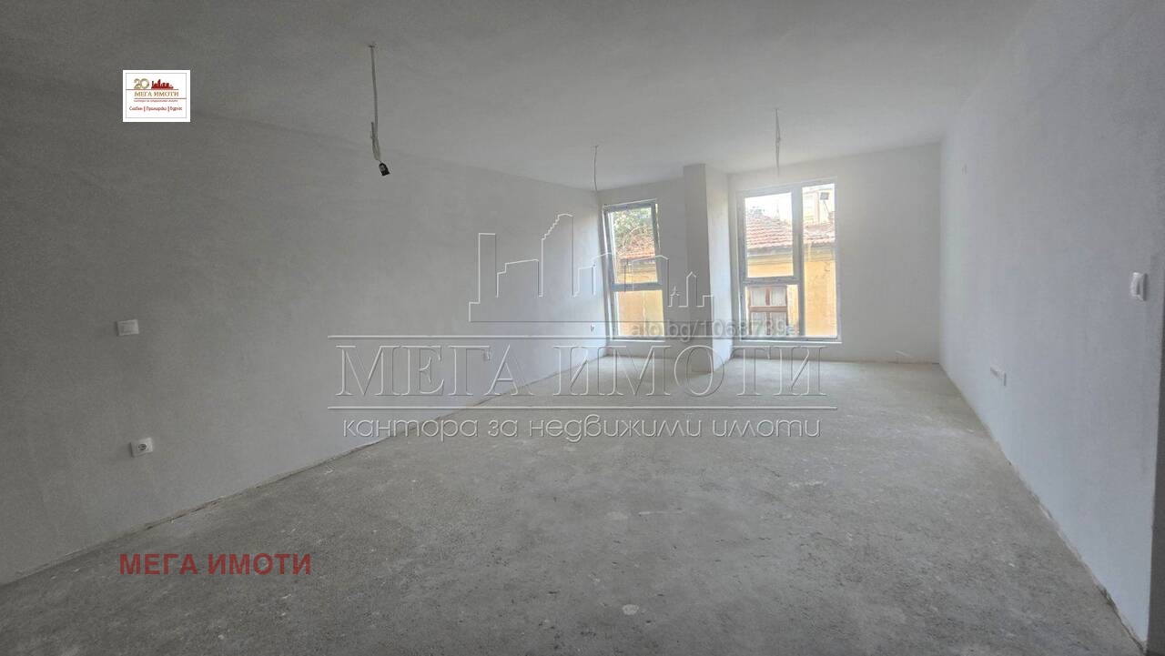 Продава 3-СТАЕН, гр. Бургас, Център, снимка 2 - Апартаменти - 55114260