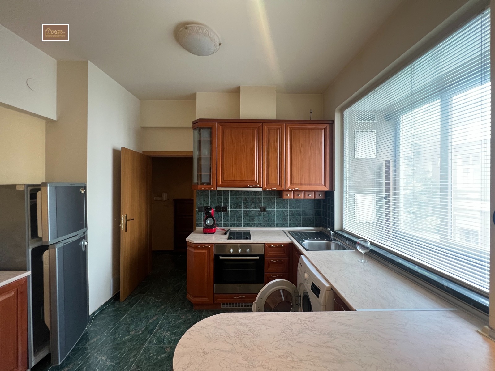 Продава МНОГОСТАЕН, гр. София, Център, снимка 14 - Апартаменти - 53884335