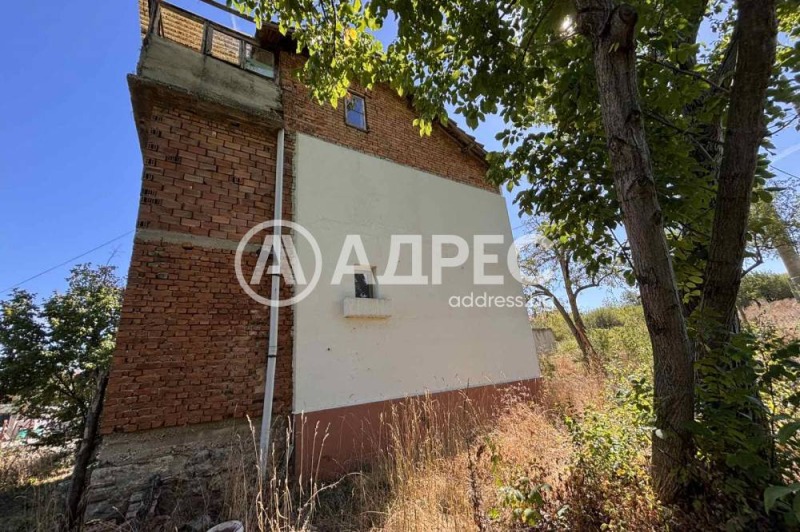 Продава КЪЩА, с. Опицвет, област София област