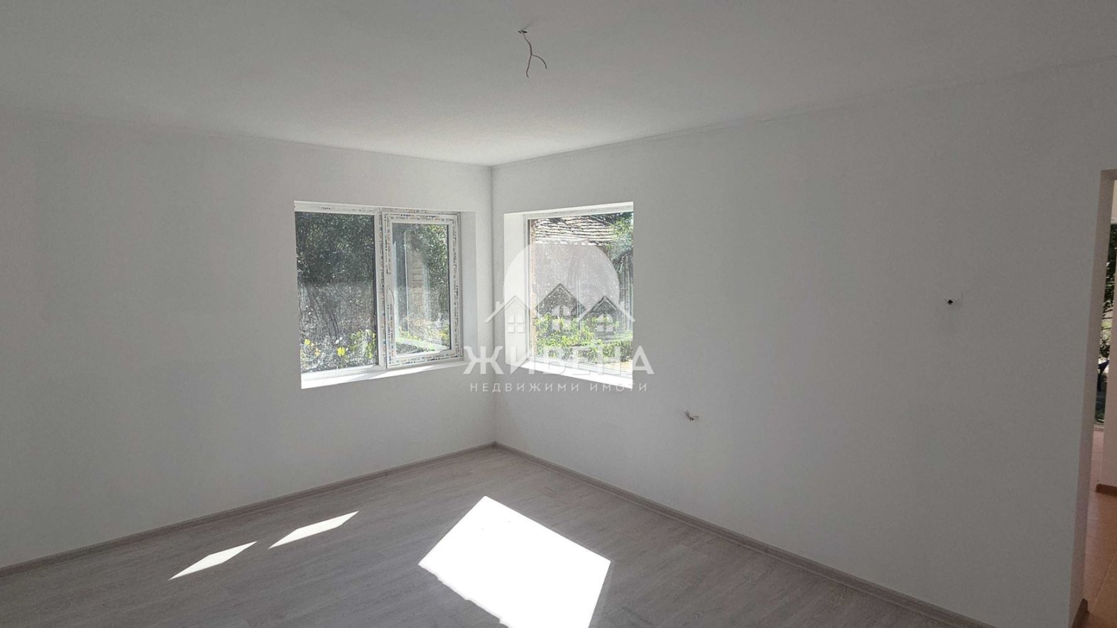 Продава КЪЩА, с. Червенци, област Варна, снимка 12 - Къщи - 52531151