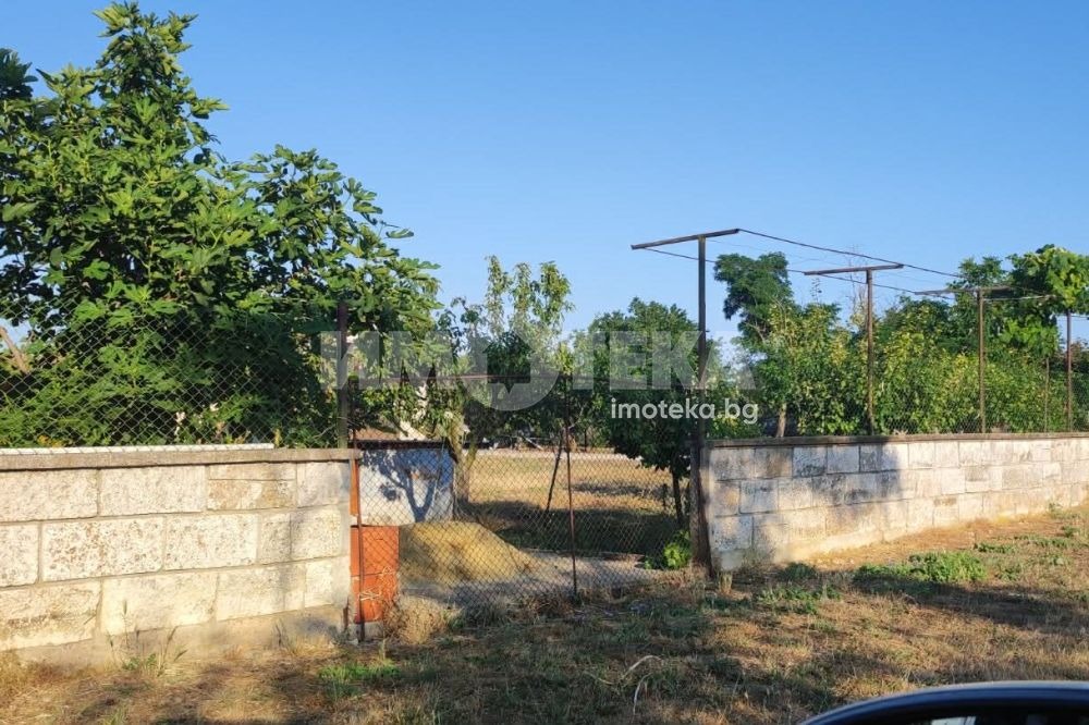 Продава КЪЩА, с. Божурец, област Добрич, снимка 12 - Къщи - 55171000