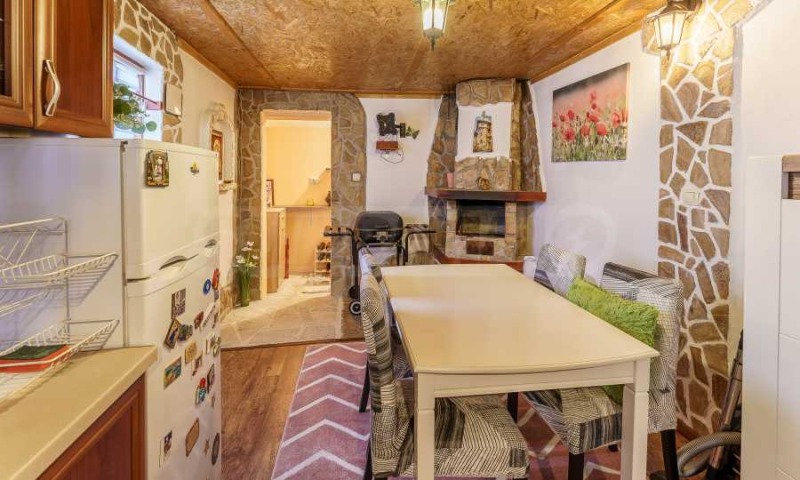 Продава ЕТАЖ ОТ КЪЩА в град София, Филиповци - 65 кв.м / 150 000 € » 293 374.50 лв., СУПРИММО - ГЛАВЕН ОФИС