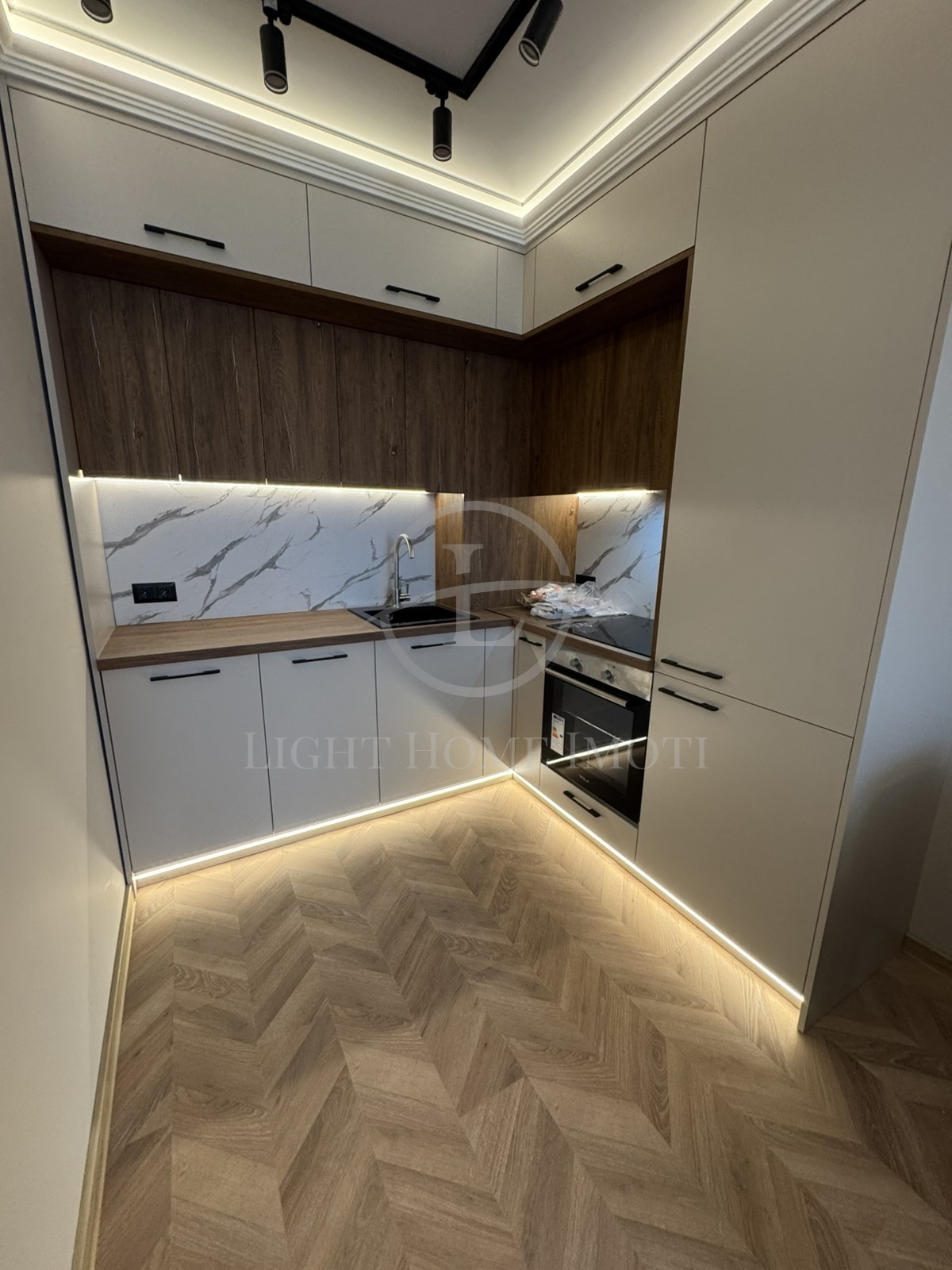 Продава 2-СТАЕН, гр. Пловдив, Остромила, снимка 2 - Апартаменти - 53516381