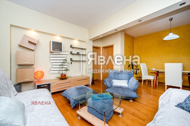 Продава 4-СТАЕН, гр. София, Докторски паметник, снимка 1 - Aпартаменти - 49069043