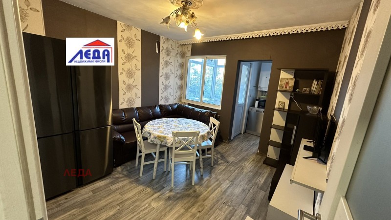 Na prodej  3 ložnice Pleven , 9-ti kvartal , 100 m2 | 27359673 - obraz [7]