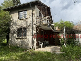 Продава КЪЩА, с. Нови хан, област София област