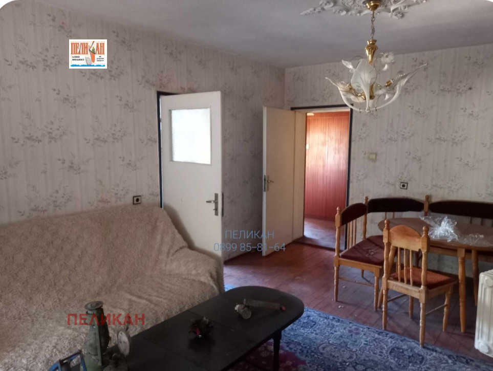 Продава ЕТАЖ ОТ КЪЩА, гр. Полски Тръмбеш, област Велико Търново, снимка 2 - Етаж от къща - 51558248