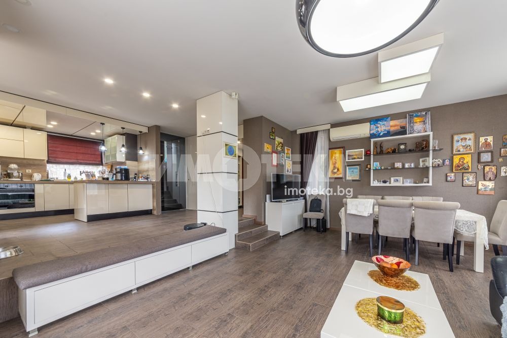 Продава КЪЩА, гр. Варна, м-т Манастирски рид, снимка 12 - Къщи - 56653374