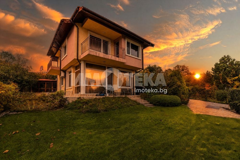 Продава КЪЩА, гр. Варна, м-т Манастирски рид