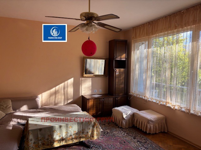 Продава 3-СТАЕН, гр. София, Толстой