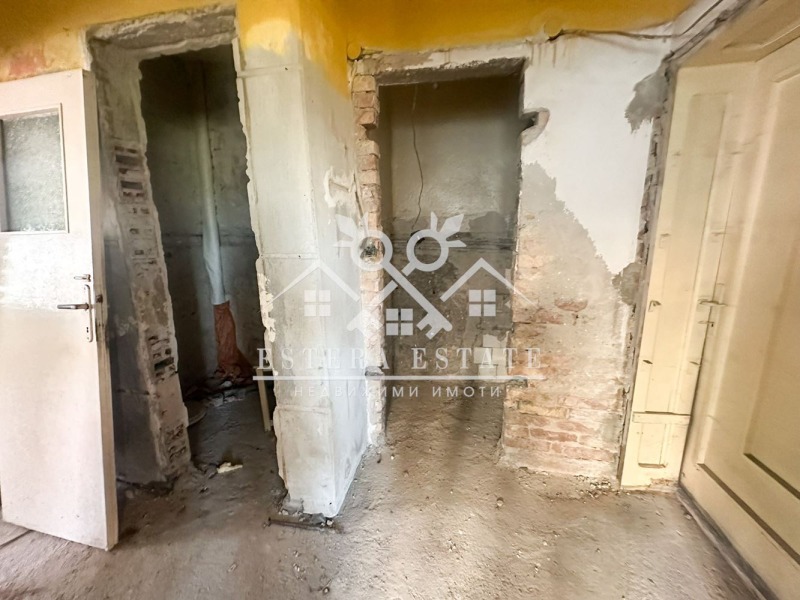 Продава  Етаж от къща град Шумен , Добруджански , 81 кв.м | 83250184 - изображение [10]