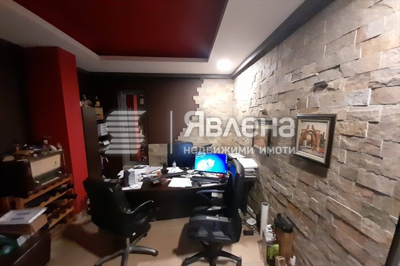 Til salg  Butik Plovdiv , Marasha , 258 kvm | 78157855