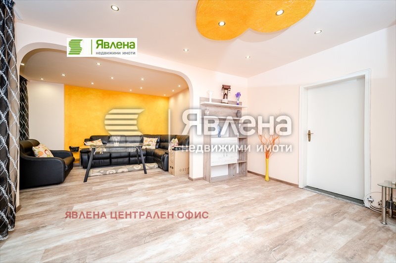 Продава 3-СТАЕН, гр. София, Изток, снимка 2 - Aпартаменти - 48580172