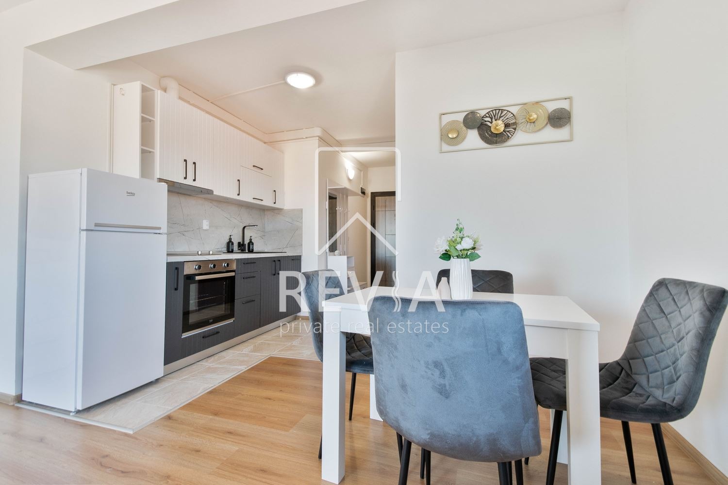 Продава 3-СТАЕН, гр. Бургас, Сарафово, снимка 2 - Апартаменти - 54051238