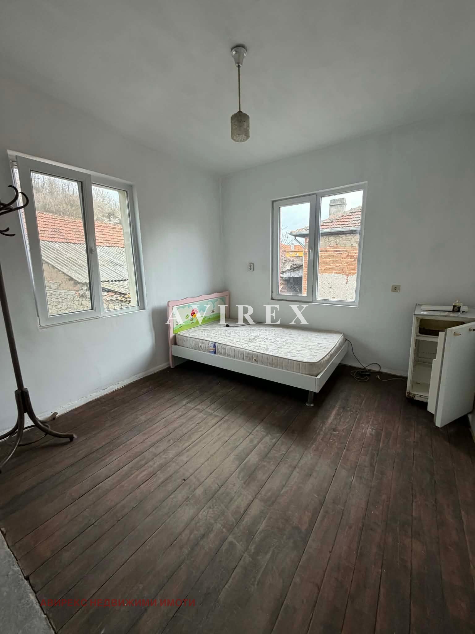 Продава КЪЩА, с. Искра, област Пловдив