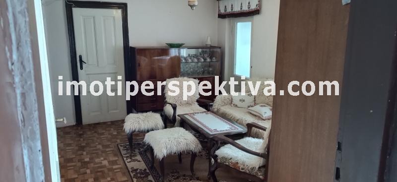 Продава ЕТАЖ ОТ КЪЩА, гр. Пловдив, Център, снимка 6 - Етаж от къща - 49446493