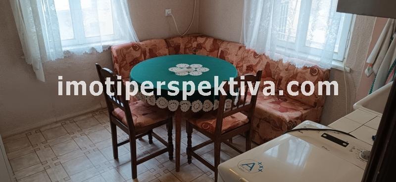 Продава ЕТАЖ ОТ КЪЩА, гр. Пловдив, Център, снимка 3 - Етаж от къща - 49446493