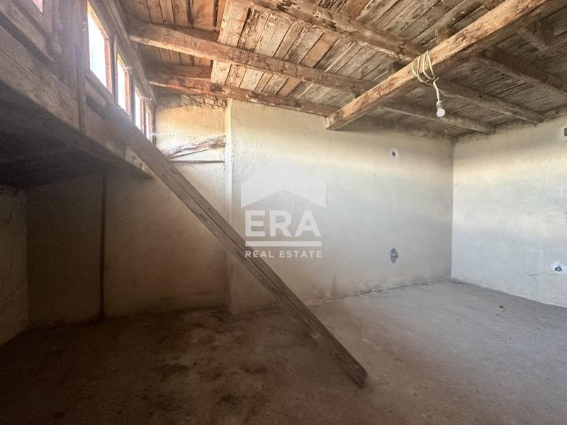 Продава ЕТАЖ ОТ КЪЩА, гр. Вълчи дол, област Варна, снимка 3 - Етаж от къща - 52316471