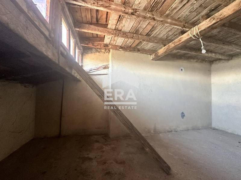 Продава ЕТАЖ ОТ КЪЩА, гр. Вълчи дол, област Варна, снимка 2 - Етаж от къща - 52316471