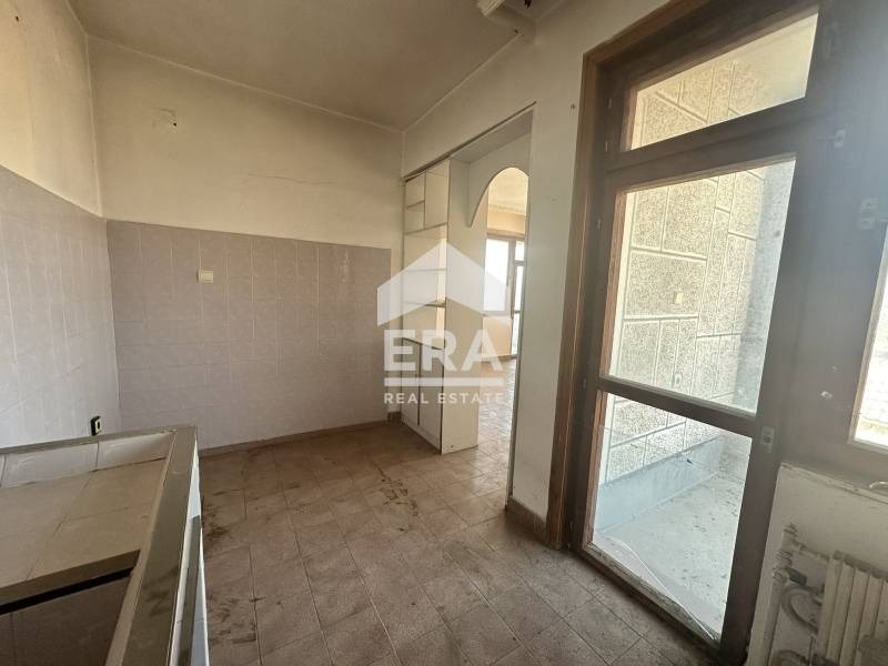 Продава ЕТАЖ ОТ КЪЩА, гр. Вълчи дол, област Варна, снимка 13 - Етаж от къща - 52316471