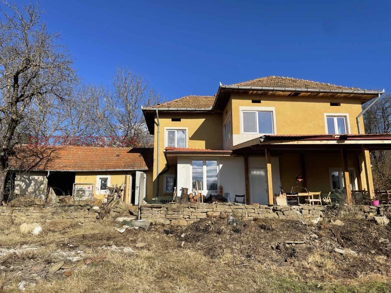 Продава  Къща област София , с. Равнище , 150 кв.м | 56570053