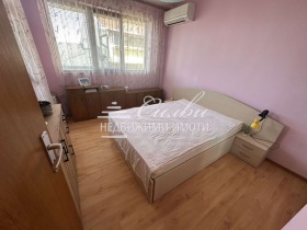 Продава 3-стаен град Търговище Вароша - [1] 
