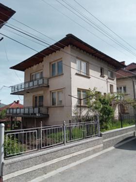 Продажба на имоти в гр. Етрополе, област София - изображение 5 