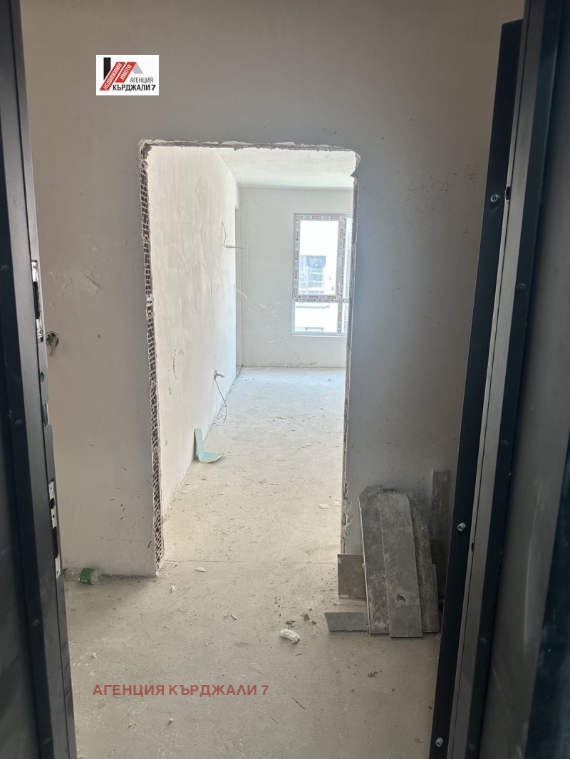 À venda  2 quartos Kardjali , Vazrojdenci , 100 m² | 63608803 - imagem [2]