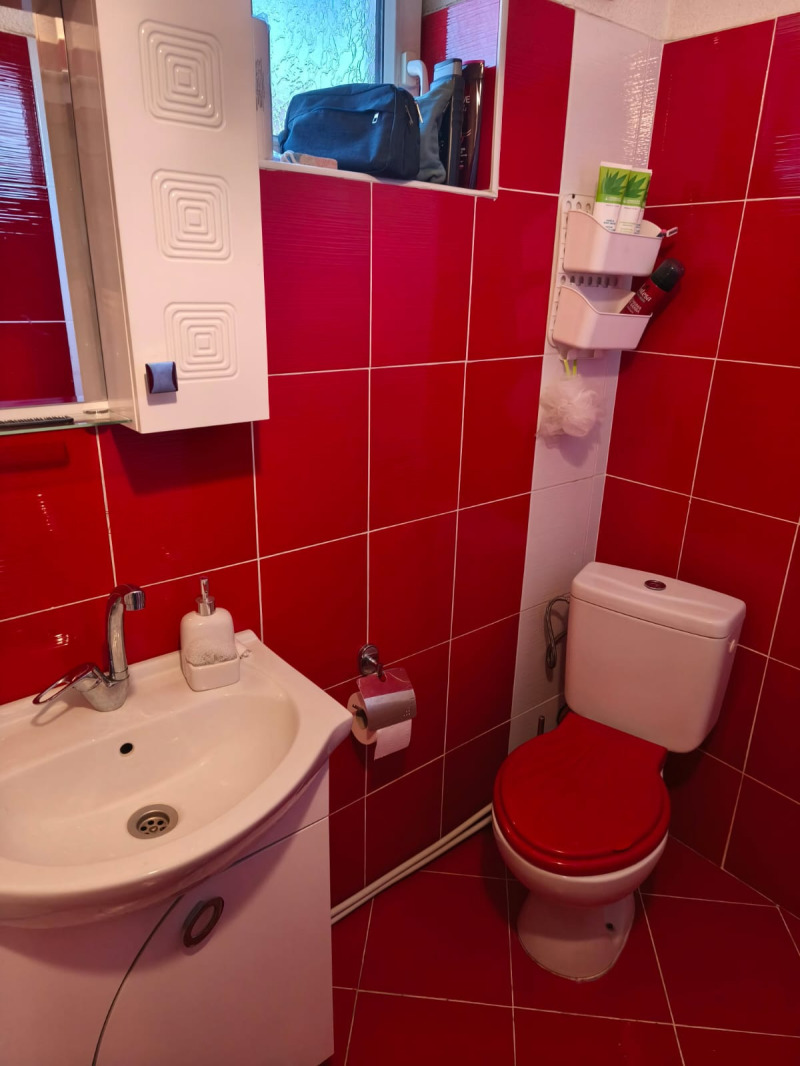 Продава ЕТАЖ ОТ КЪЩА, гр. Перник, Калкас, снимка 9 - Етаж от къща - 52780172