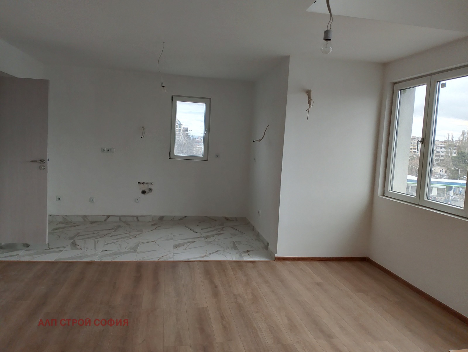 Продава МЕЗОНЕТ, гр. София, Триъгълника, снимка 3 - Апартаменти - 53646264