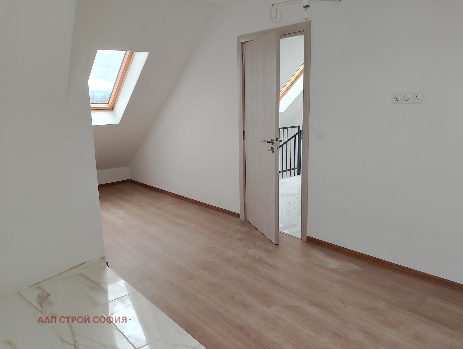 Продава МЕЗОНЕТ, гр. София, Триъгълника, снимка 4 - Апартаменти - 53646264