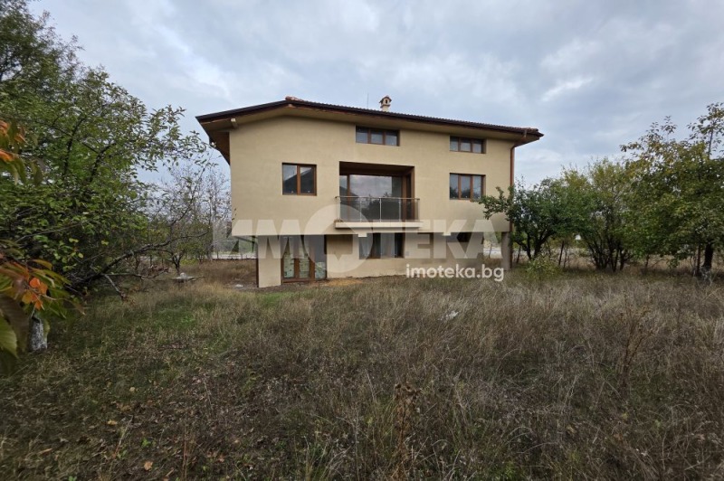 Продава КЪЩА в град София, с. Волуяк - 245 кв.м / 420 000 € » 821 448.60 лв., ИМОТЕКА