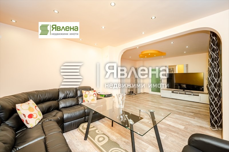 Продава 3-СТАЕН, гр. София, Изток, снимка 6 - Aпартаменти - 49216491