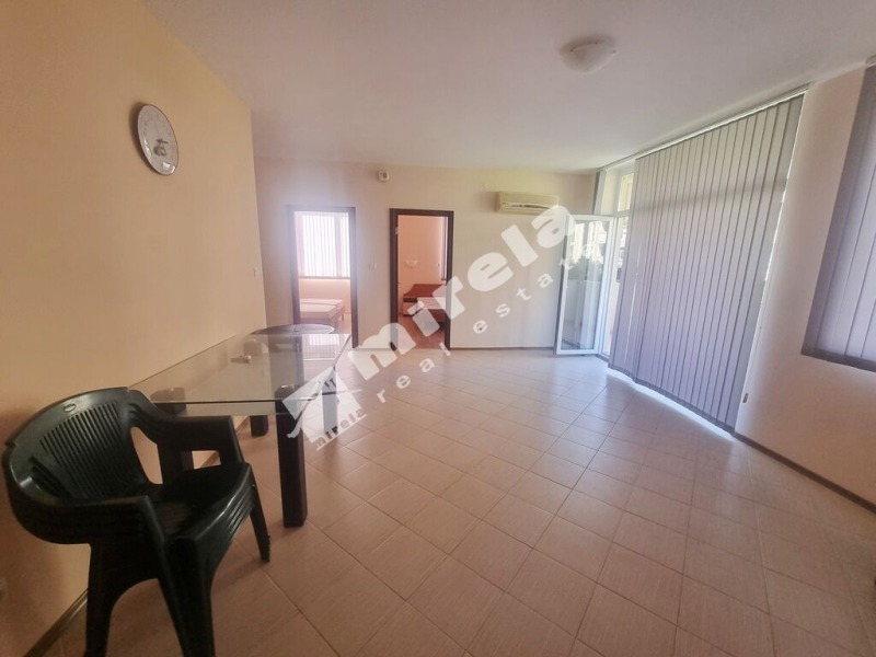 À venda  2 quartos região Burgas , k.k. Slantchev briag , 86 m² | 38388440