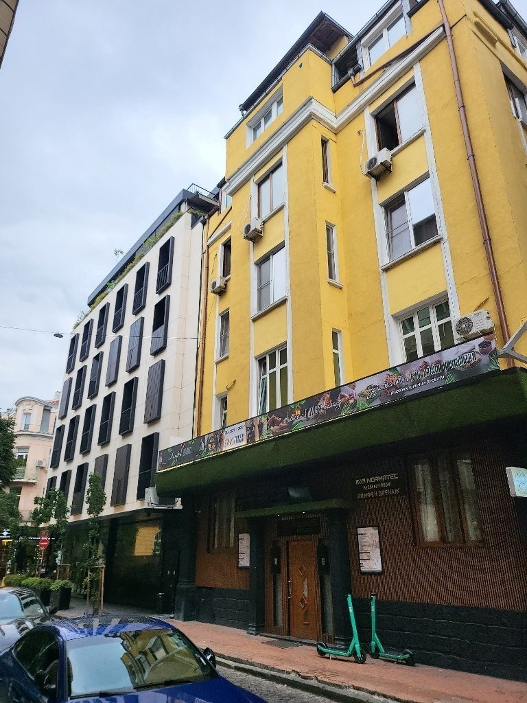 Продава МНОГОСТАЕН, гр. София, Център