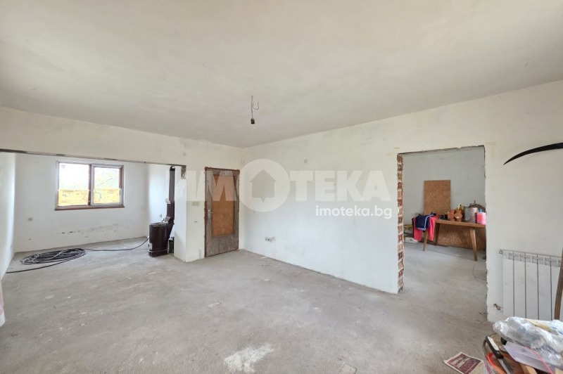 Продава КЪЩА, гр. София, с. Волуяк, снимка 5 - Къщи - 52319240