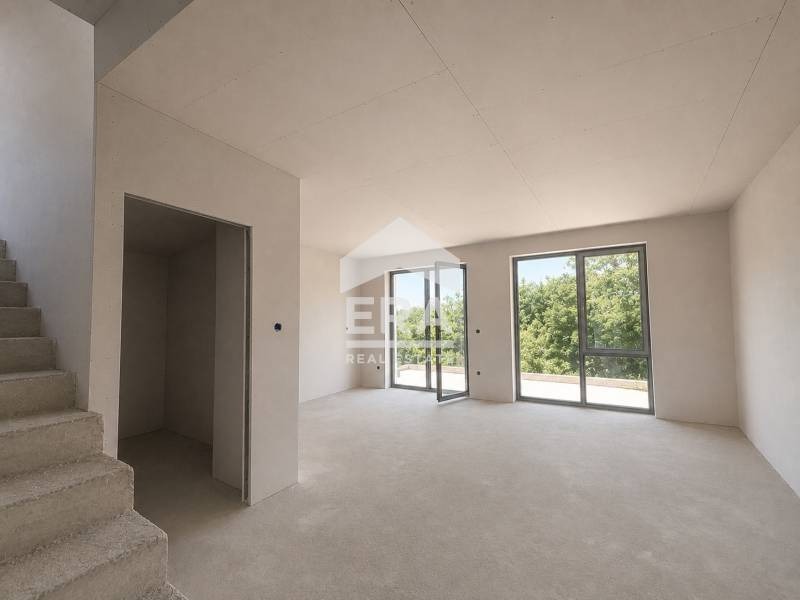 Продава КЪЩА, гр. Варна, м-т Горна Трака