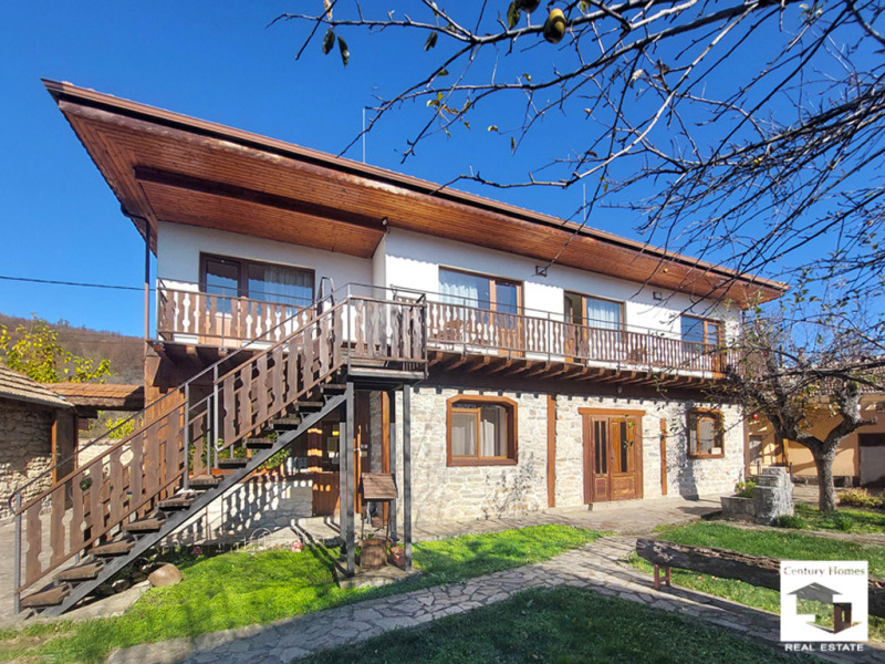 Продава КЪЩА в област Велико Търново, с. Емен - 300 кв.м / 380 000 € » 743 215.40 лв., СЕНТЧЪРИ ХОУМС