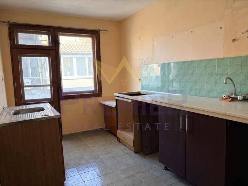 Продава 3-СТАЕН, гр. Бургас, Възраждане, снимка 4 - Апартаменти - 52439952