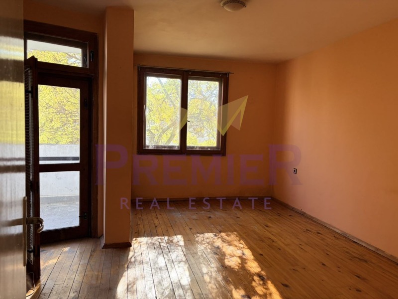 Продава 3-СТАЕН, гр. Бургас, Възраждане, снимка 2 - Апартаменти - 52439952