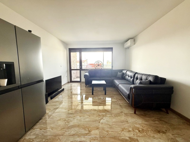 Продава  4-стаен град Велико Търново , Колю Фичето , 153 кв.м | 41344844 - изображение [2]