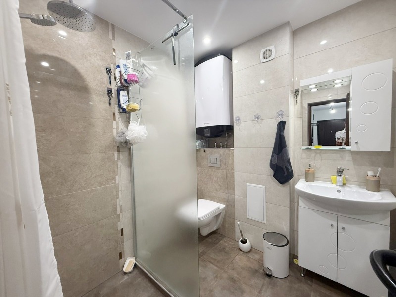 Продава  4-стаен град Велико Търново , Колю Фичето , 153 кв.м | 41344844 - изображение [12]
