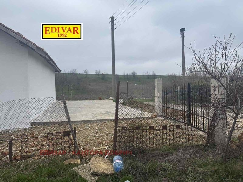Продава КЪЩА, с. Росеново, област Добрич, снимка 2 - Къщи - 52810233