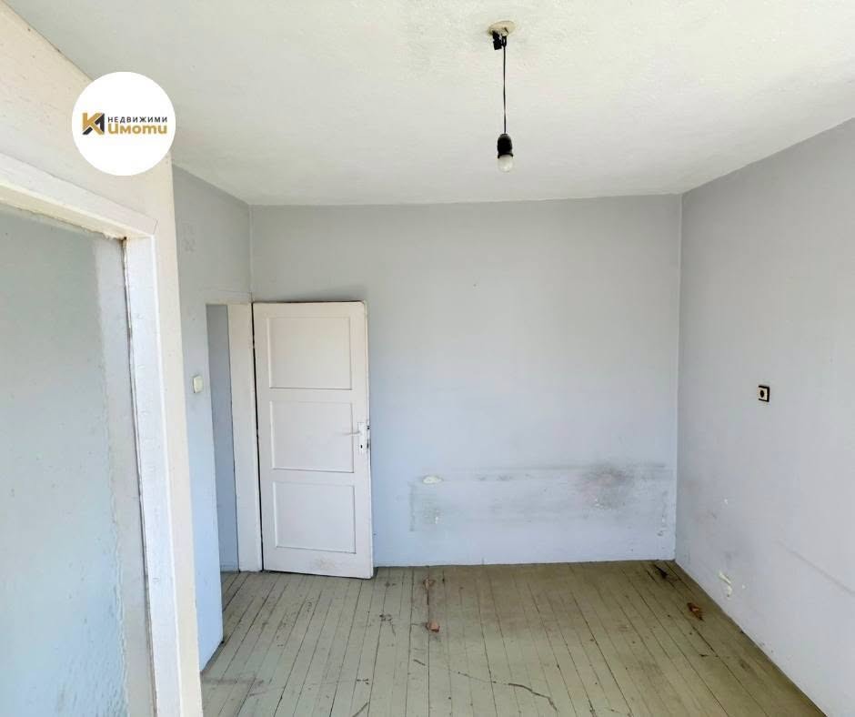 Продава ЕТАЖ ОТ КЪЩА, гр. Баня, област Пловдив, снимка 2 - Етаж от къща - 55848743